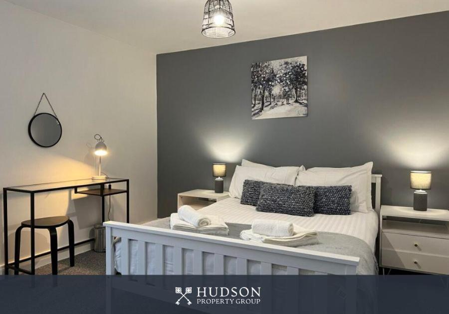 Open Plan Townhouse In Shrewsbury Villa Bagian luar foto