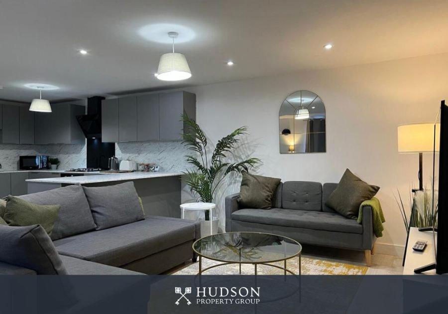 Open Plan Townhouse In Shrewsbury Villa Bagian luar foto