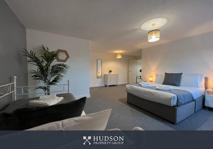 Open Plan Townhouse In Shrewsbury Villa Bagian luar foto