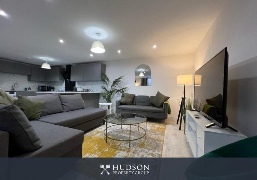 Open Plan Townhouse In Shrewsbury Villa Bagian luar foto