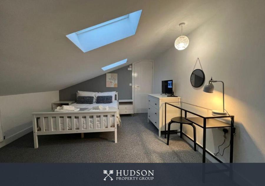 Open Plan Townhouse In Shrewsbury Villa Bagian luar foto